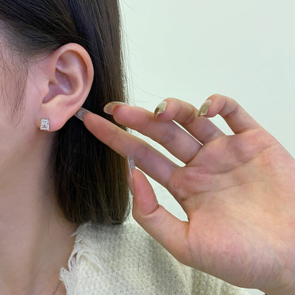 [Amore Jewelry]Stylish Shiny Rectangular Center Stone Stud Earrings