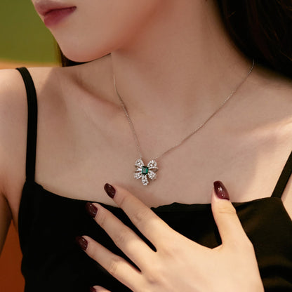 [Amore Jewelry]Luxurious Flower Shape Emerald Cut Necklace
