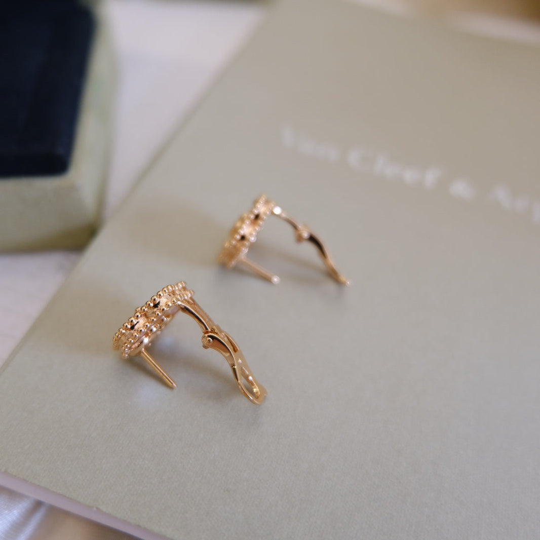 [Amore Jewelry]LUCKY PINK GOLD WHITE MOP EARRINGS