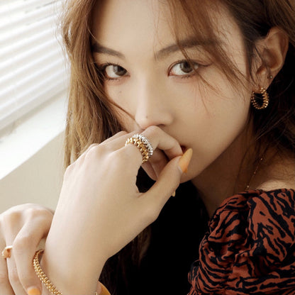 [Amore Jewelry]CLASH SMALL HOOP EARRINGS