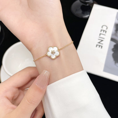 [Amore Jewelry]LUCKY WHITE MOP PLUM BLOSSOM  BRACELET